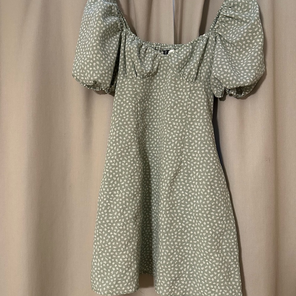 Green Puff Sleeve Dress with White Floral Pattern